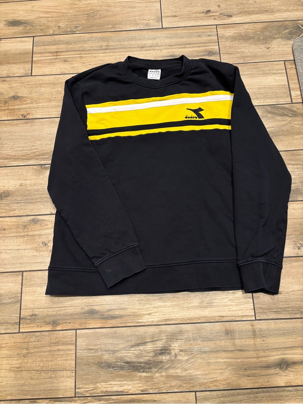 Vintage Diadora Black Yellow Stripe Logo Sportswear Crewneck Sweatshirt Size XL
